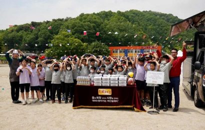 BBQ, 경북 지례초-구성초 합동 운동회 ‘찾아가는 치킨릴레이’ 진행